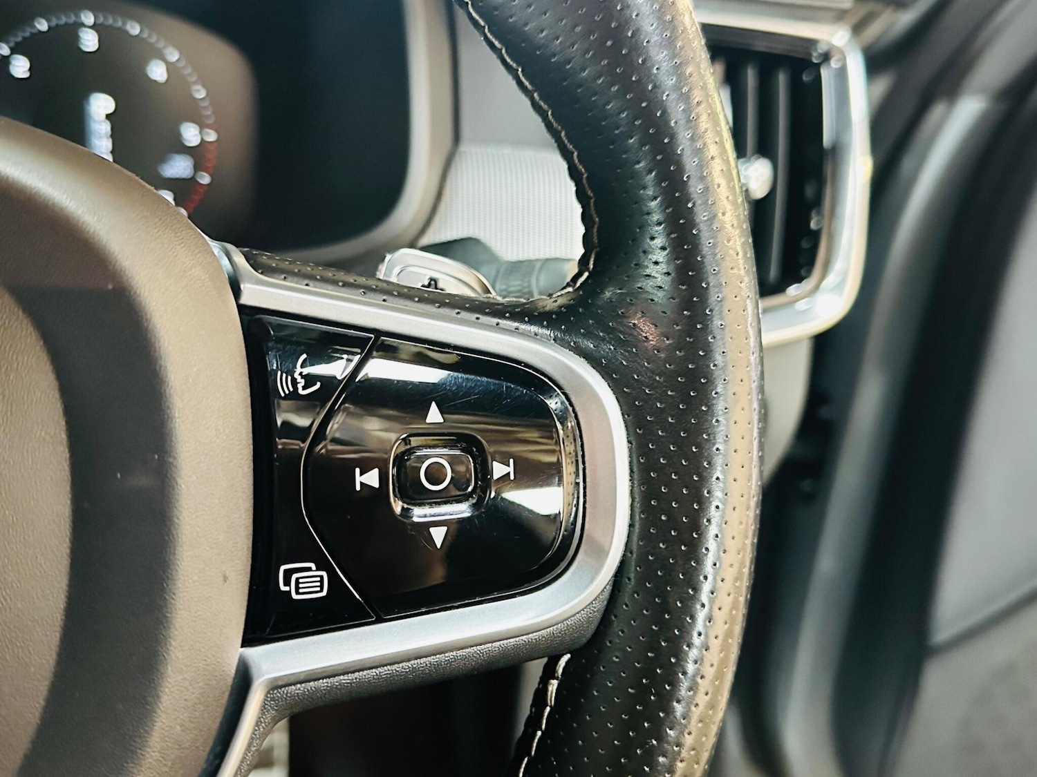 Used Volvo S90 2018 for sale - 76714831: Photo 50