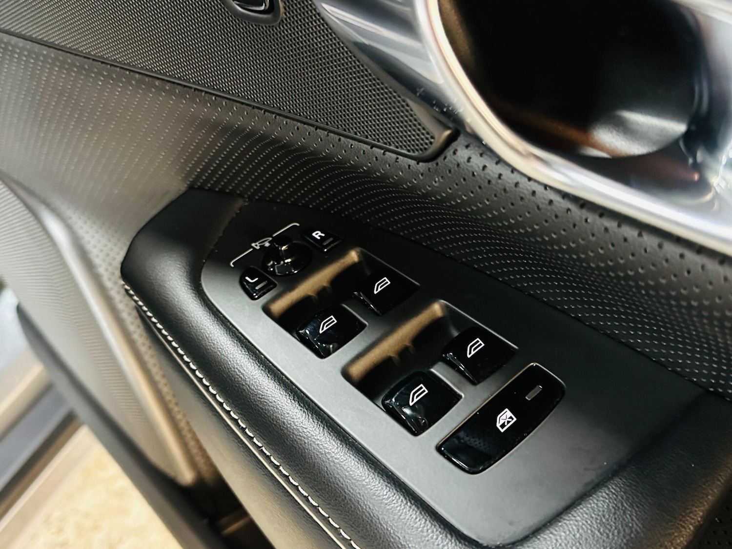 Used Volvo S90 2018 for sale - 76714831: Photo 55