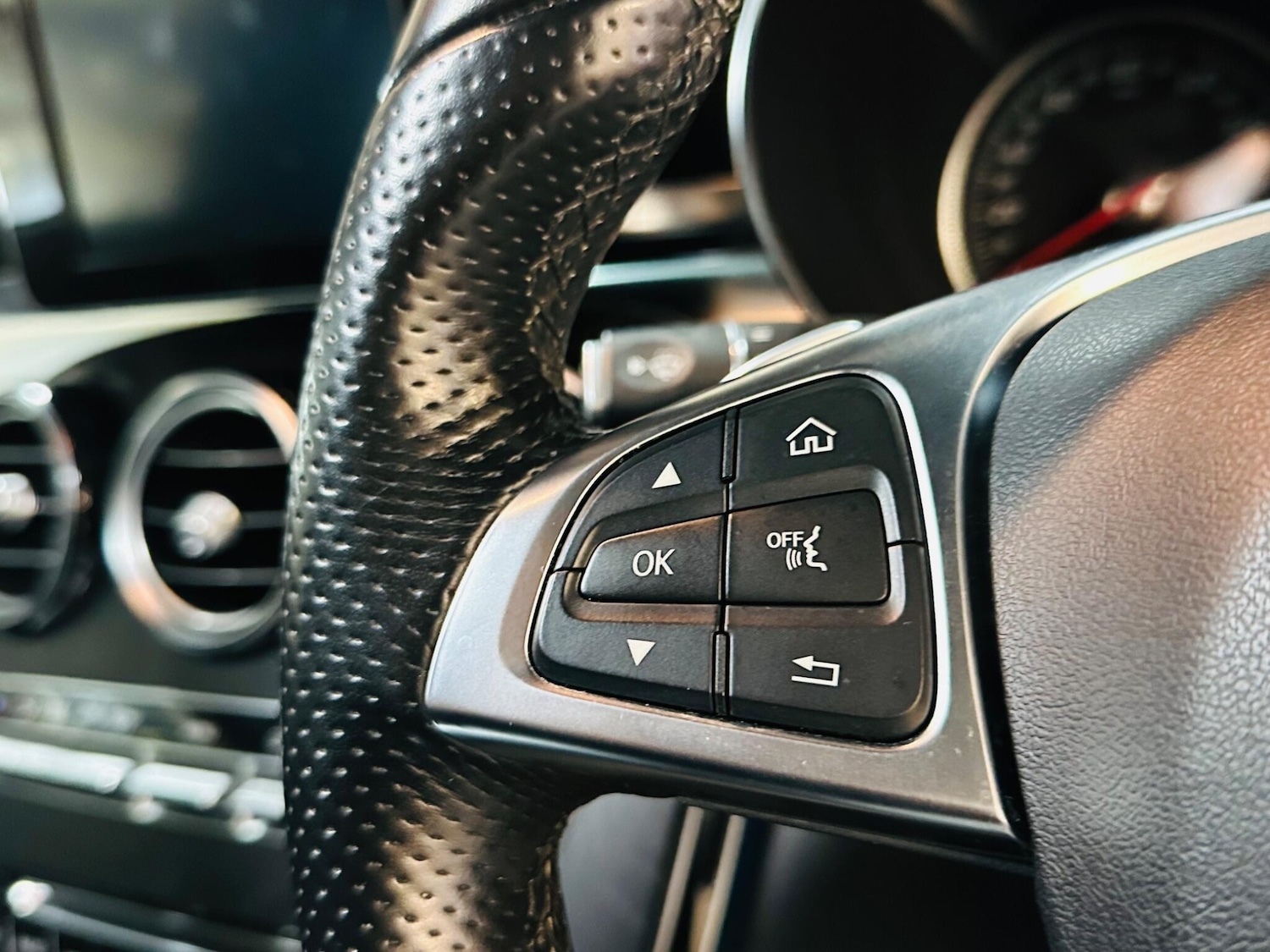 Used Mercedes-Benz GLC 2017 for sale - 76485588: Photo 54