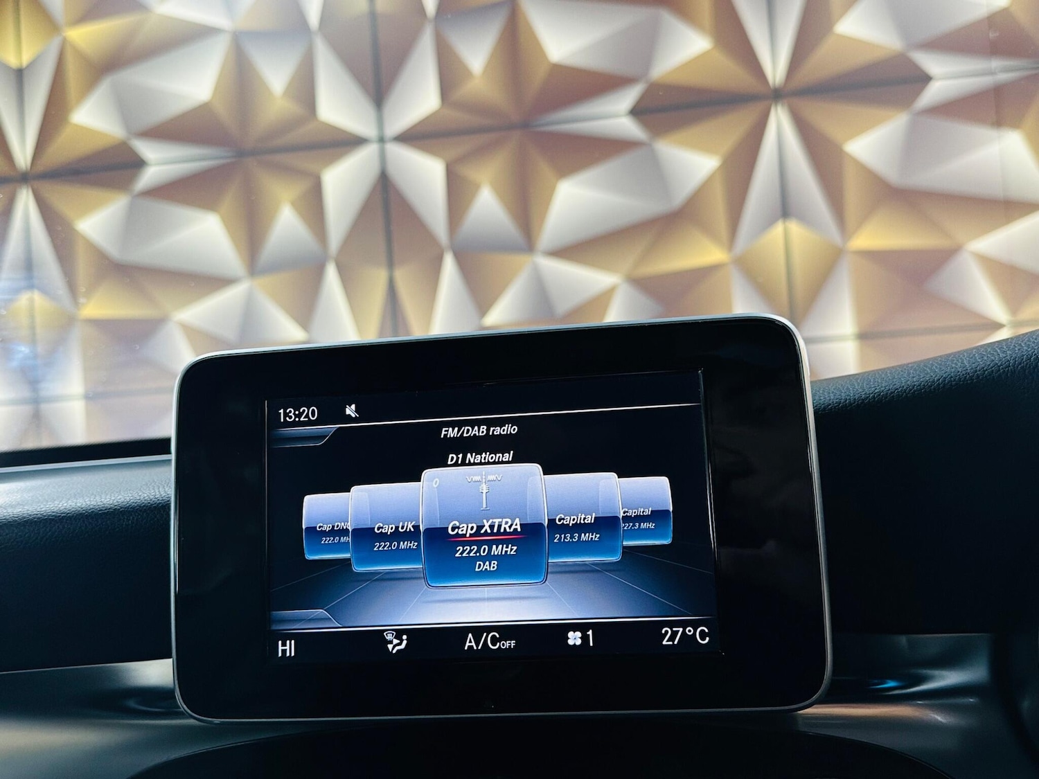 Used Mercedes-Benz GLC 2017 for sale - 76485588: Photo 61