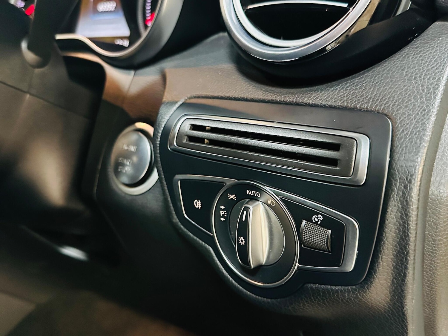 Used Mercedes-Benz GLC 2017 for sale - 76485588: Photo 65