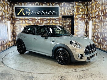 Used MINI Hatch 2019 for sale - 75708620: Photo