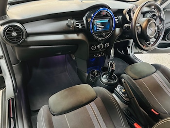 Used MINI Hatch 2019 for sale - 75708620: Photo