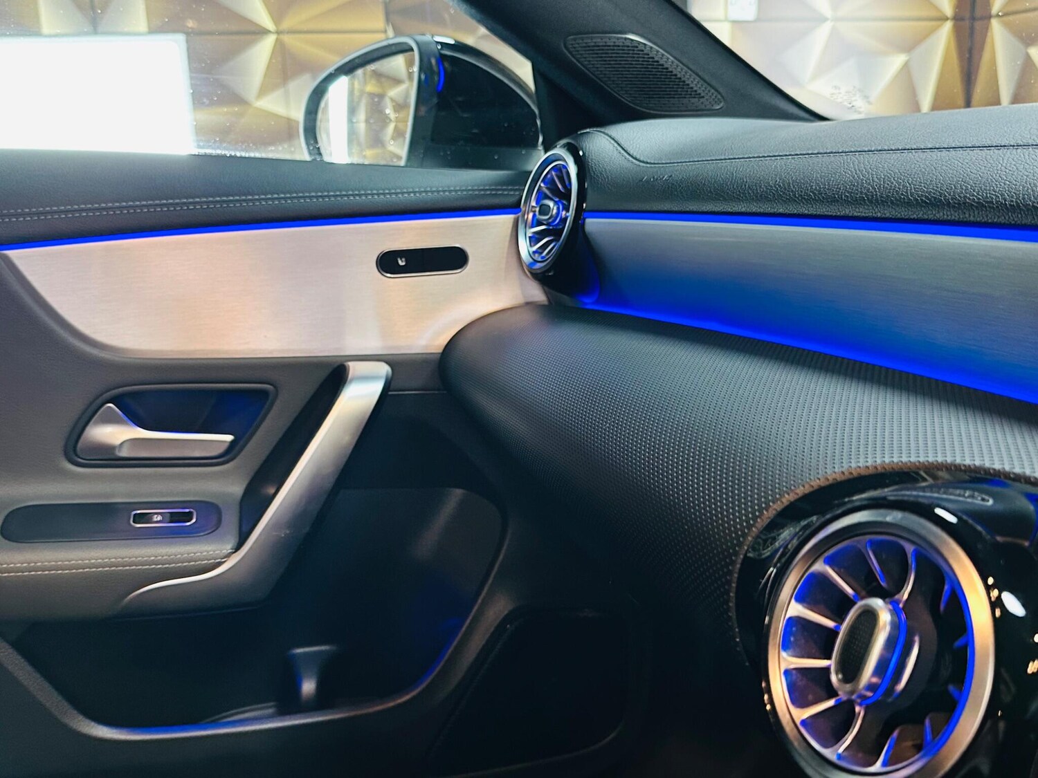 Used Mercedes-Benz CLA 2019 for sale - 76538425: Photo 63