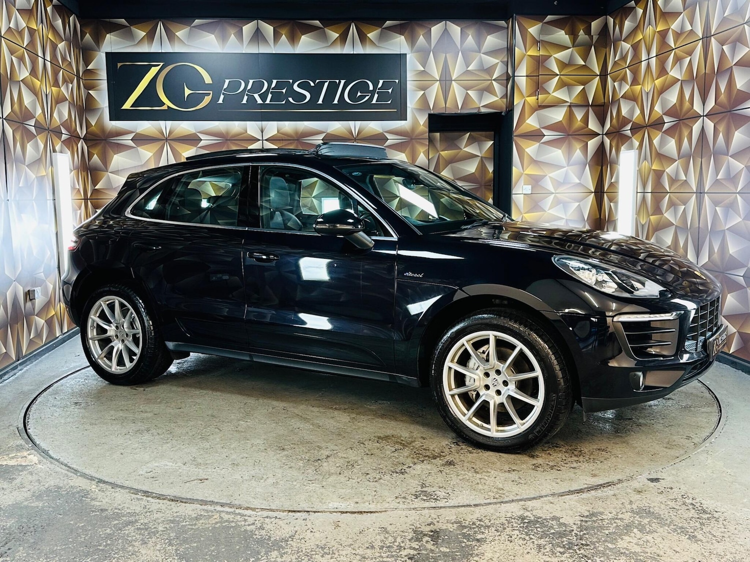 Used Porsche Macan 2015 for sale - 77400760: Photo 1