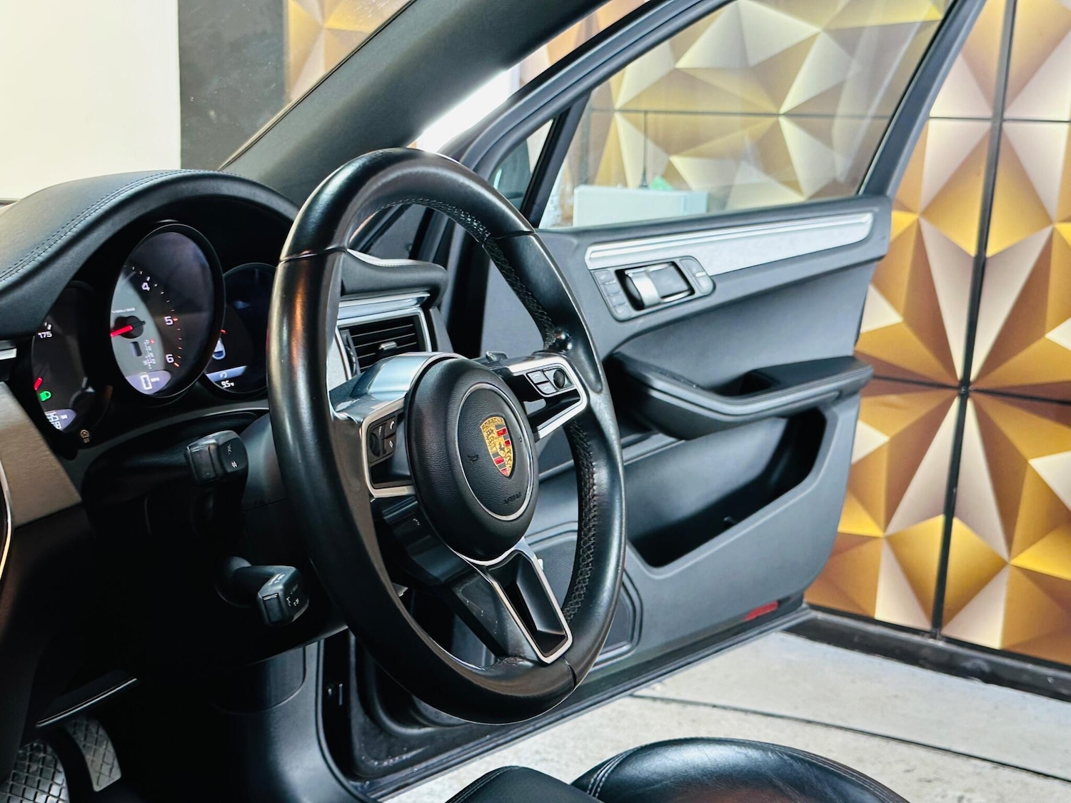 Used Porsche Macan 2015 for sale - 77400760: Photo 26