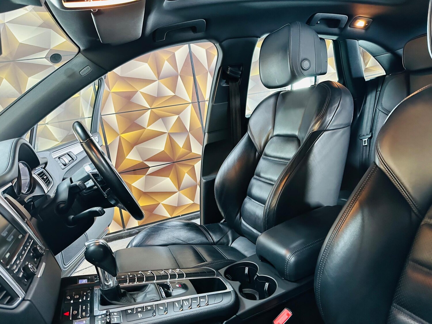 Used Porsche Macan 2015 for sale - 77400760: Photo 4