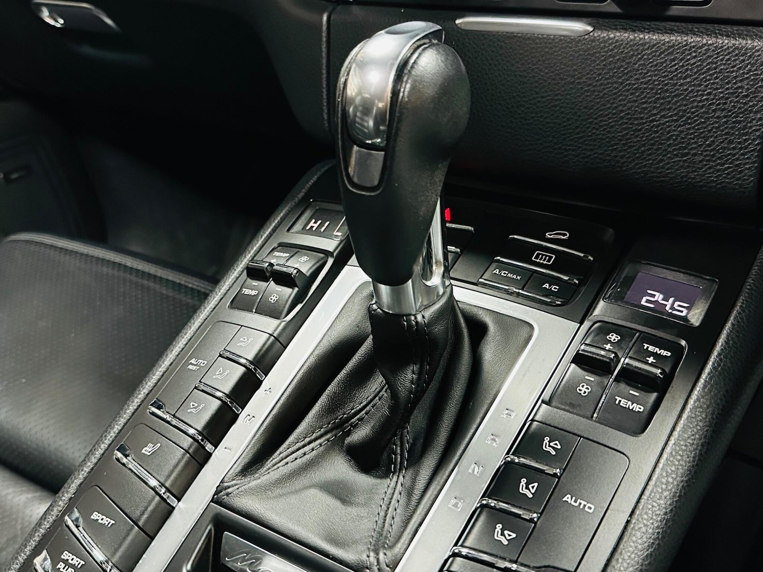 Used Porsche Macan 2015 for sale - 77400760: Photo 53