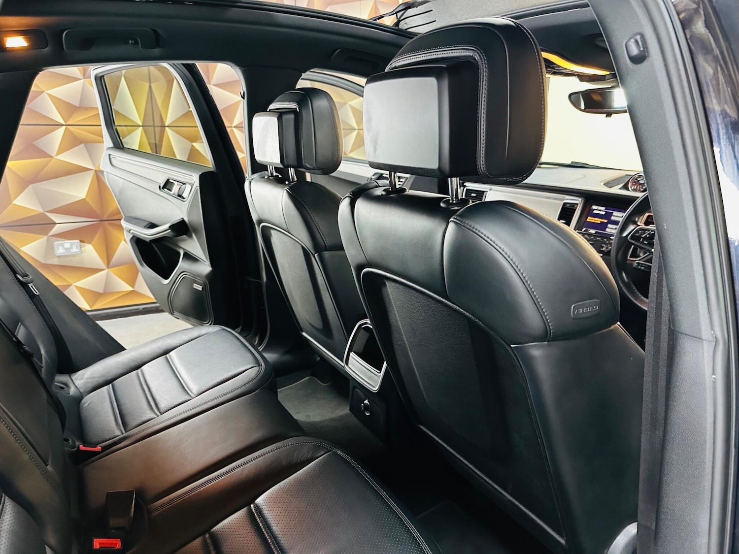 Used Porsche Macan 2015 for sale - 77400760: Photo 68