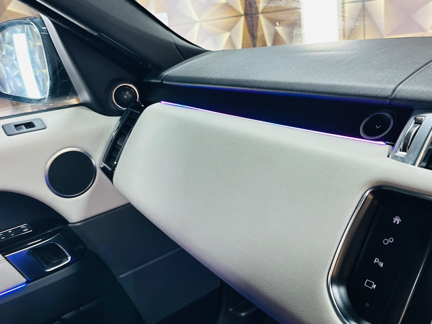 Used Land Rover Range Rover Sport 2016 for sale - 76485054: Photo 76