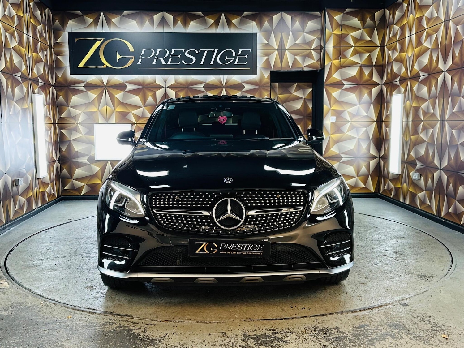 Used Mercedes-Benz GLC 2018 for sale - 76539150: Photo 3