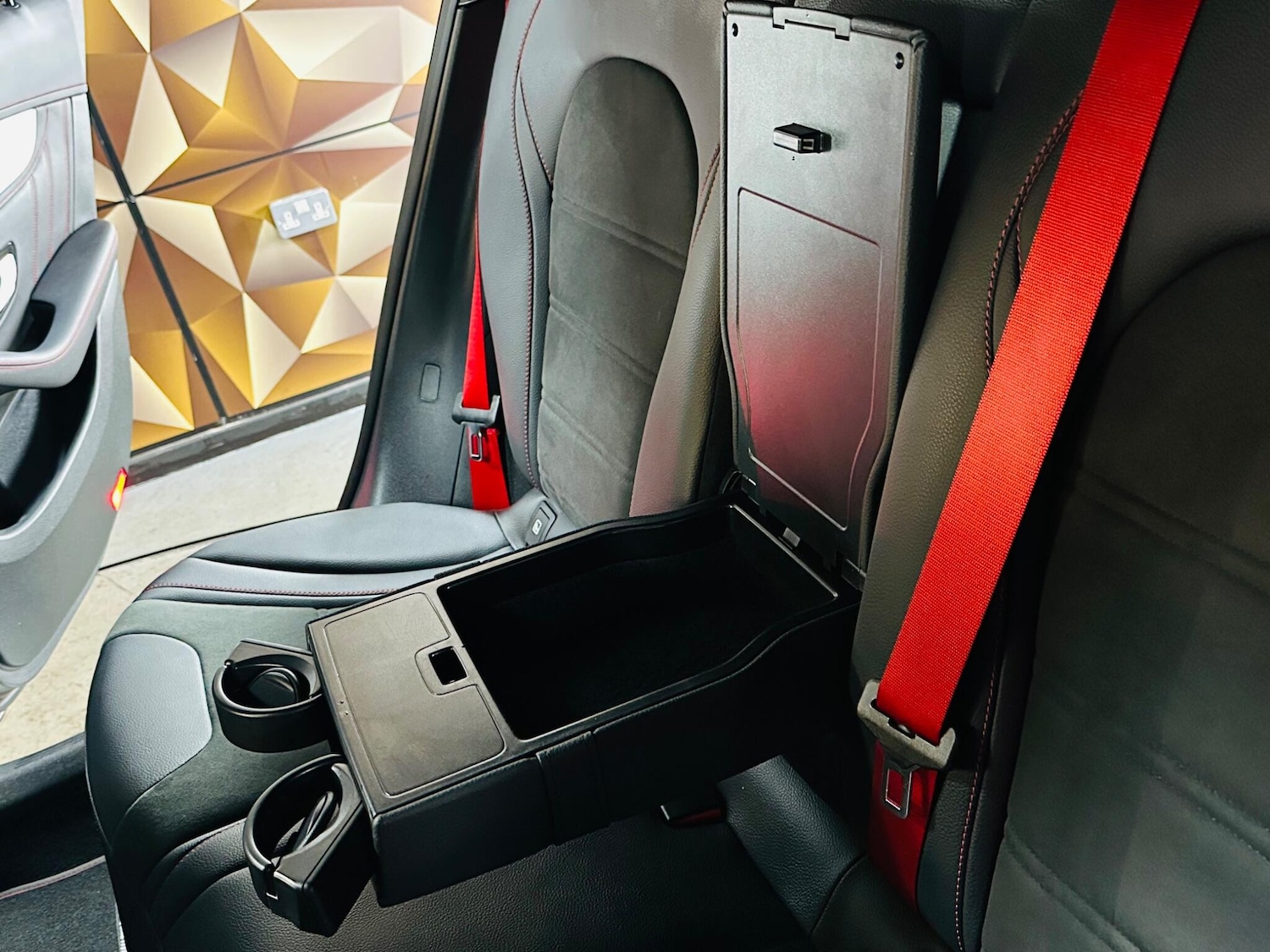 Used Mercedes-Benz GLC 2018 for sale - 76539150: Photo 58