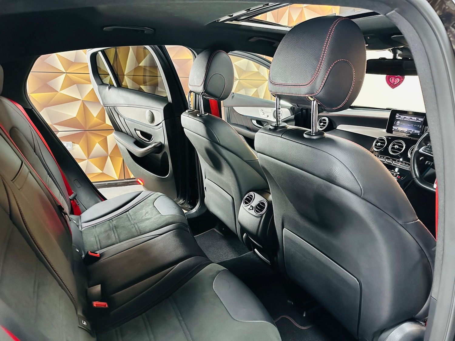 Used Mercedes-Benz GLC 2018 for sale - 76539150: Photo 60