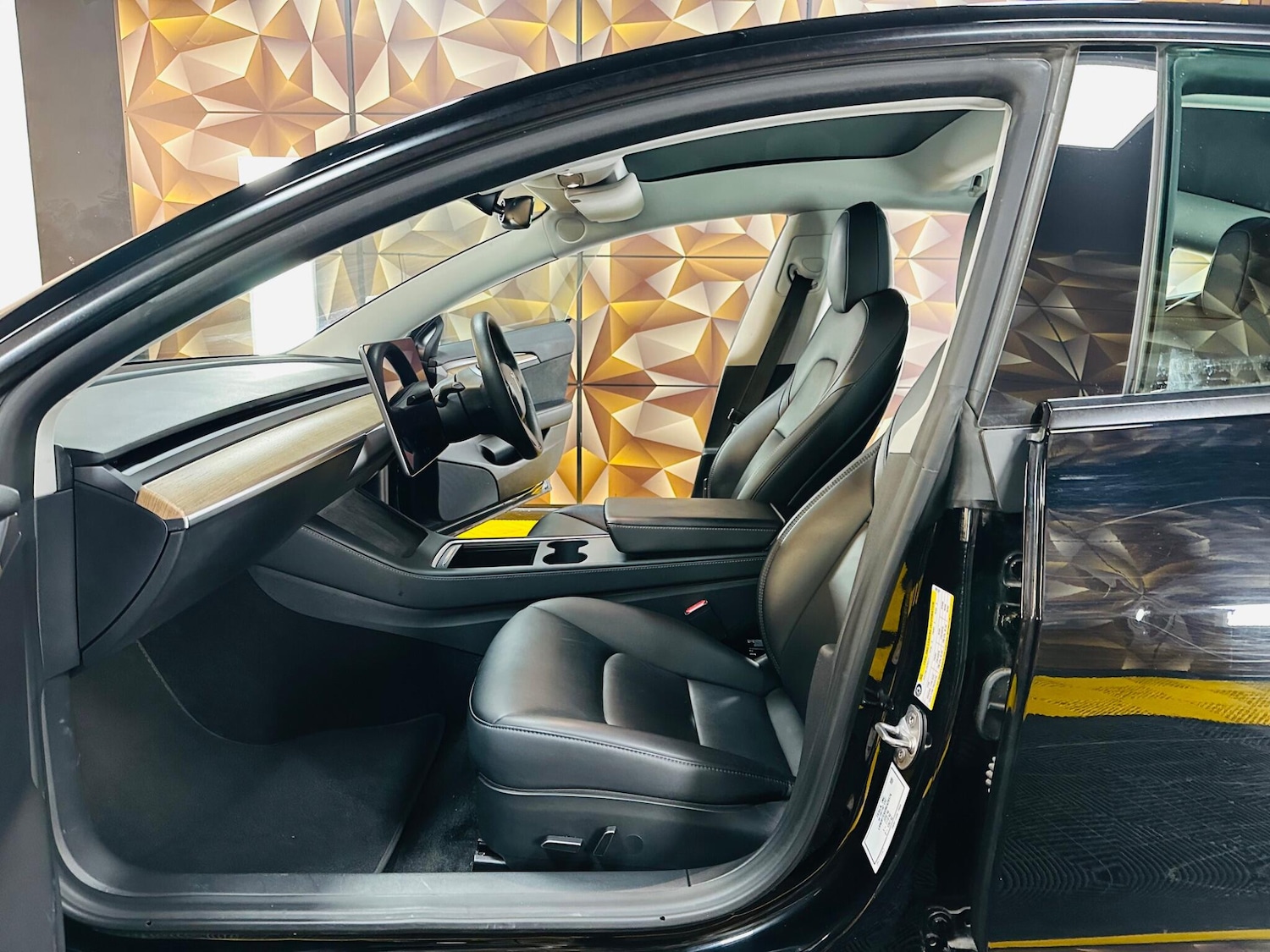 Used Tesla Model 3 2021 for sale - 77586082: Photo 52