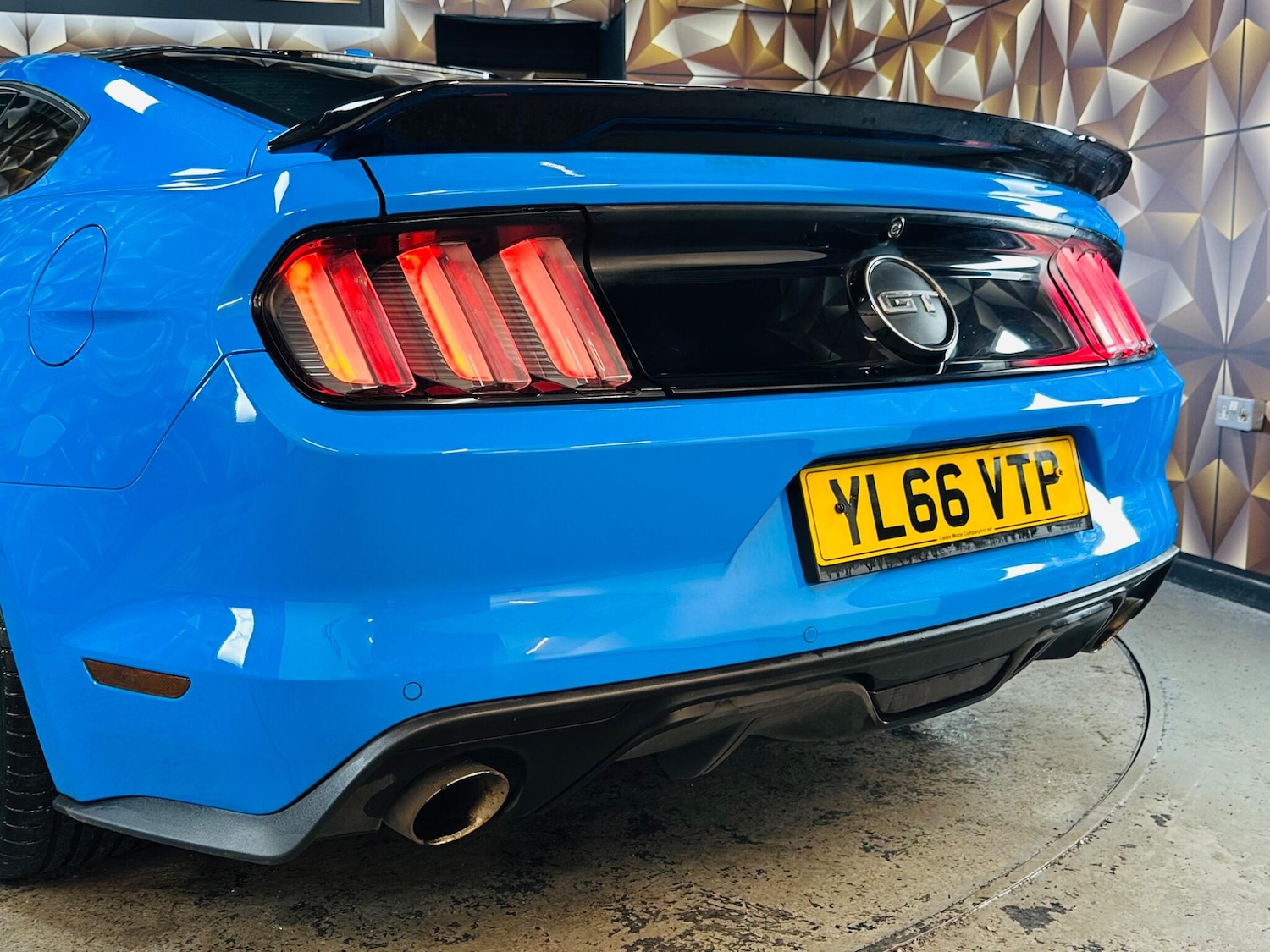 Used Ford Mustang 2017 for sale - 76976608: Photo 34