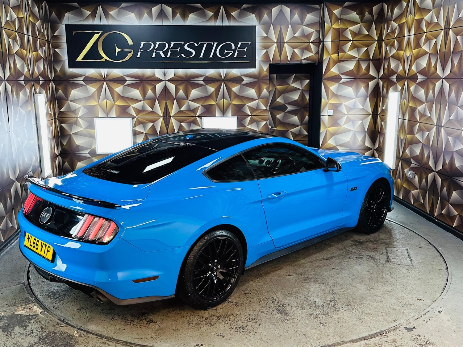 Used Ford Mustang 2017 for sale - 76976608: Photo 7