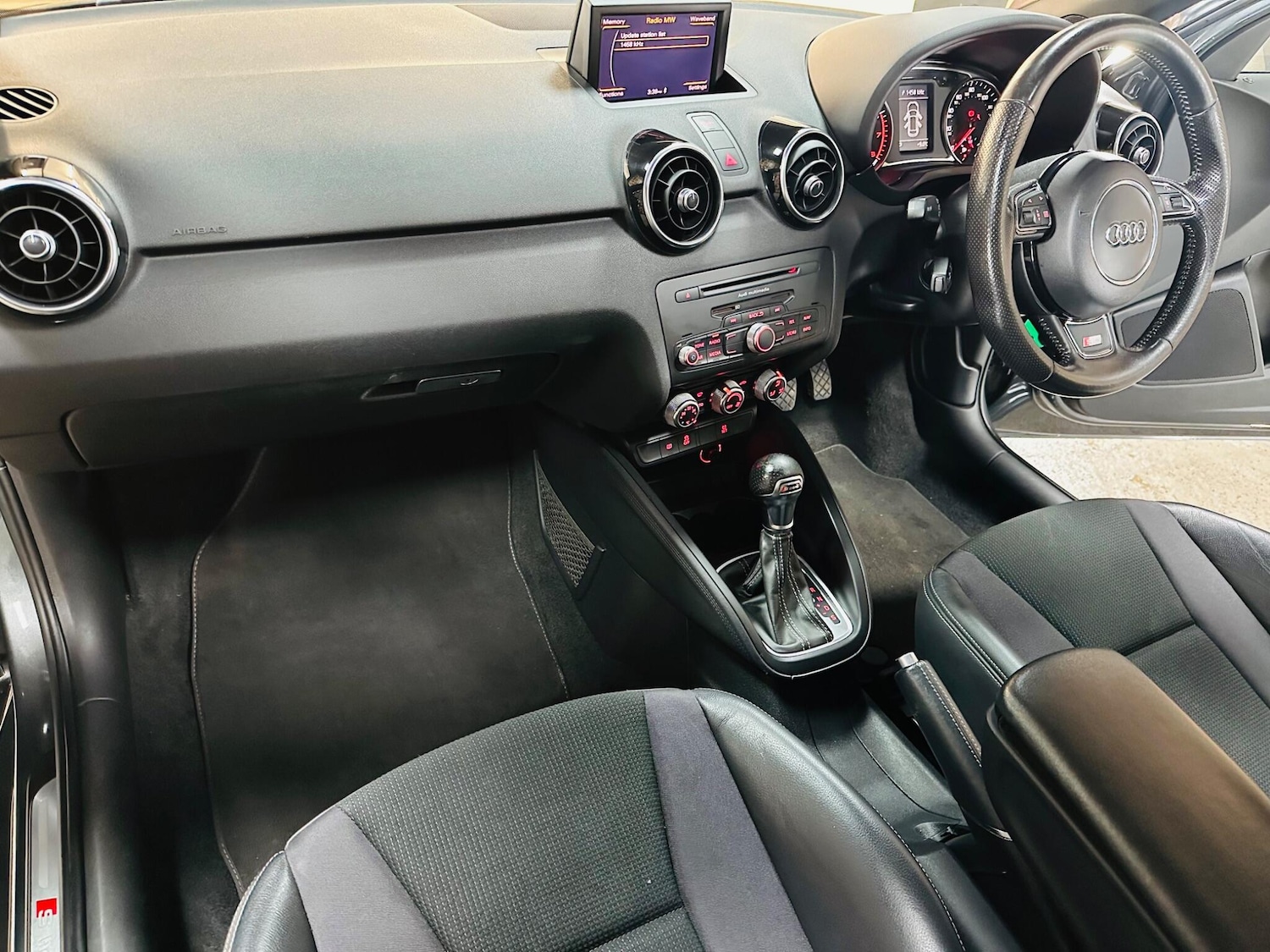 Used Audi A1 2013 for sale - 76866577: Photo 6