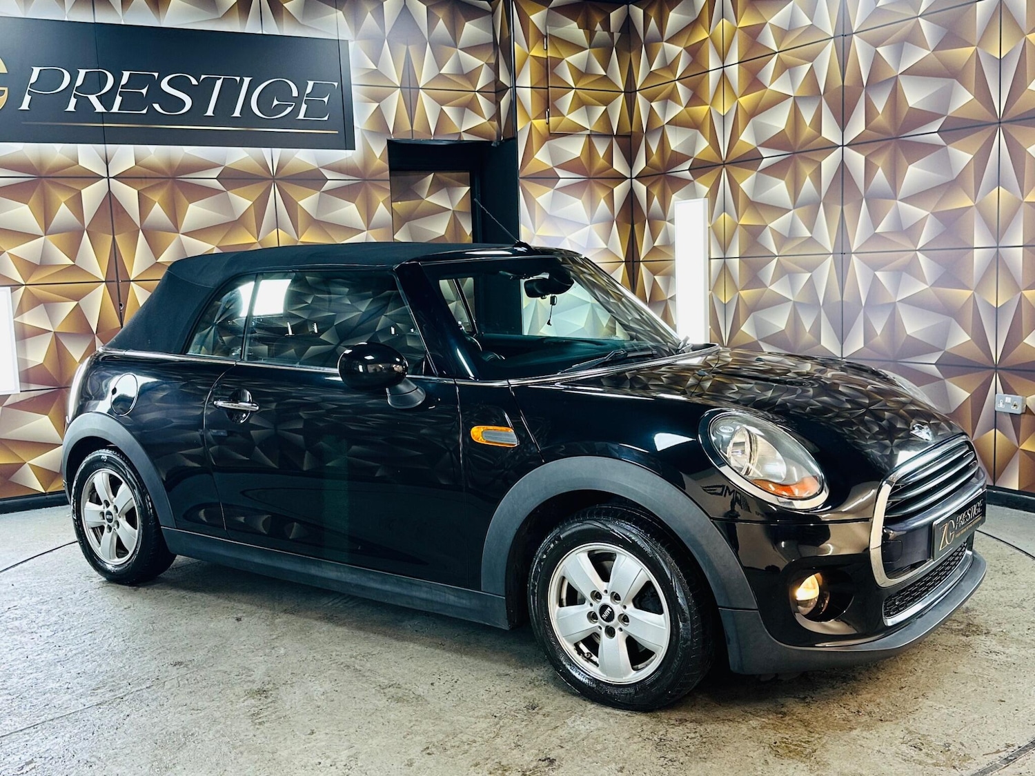 Used MINI Convertible 2017 for sale - 76898501: Photo 13