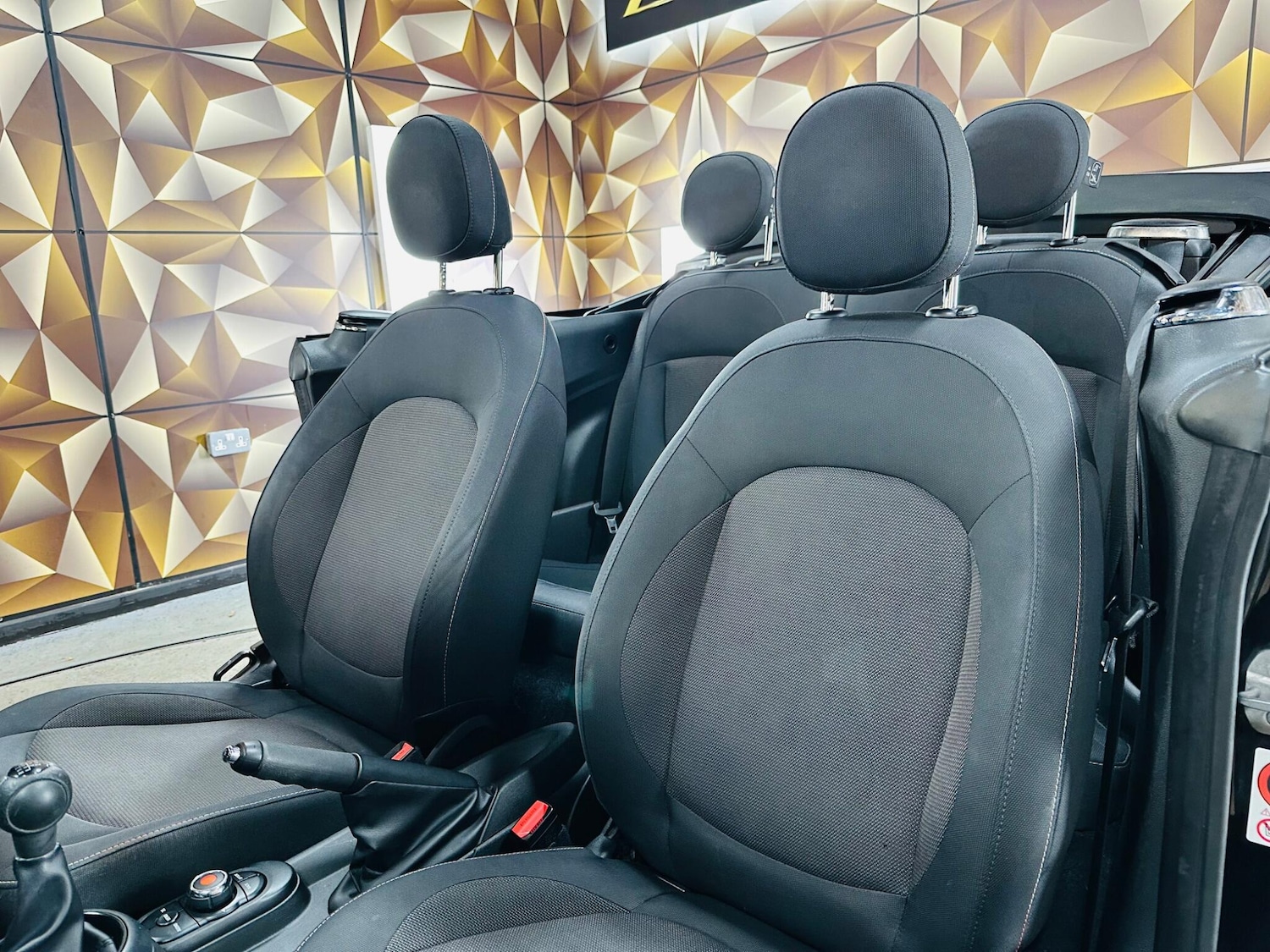 Used MINI Convertible 2017 for sale - 76898501: Photo 18