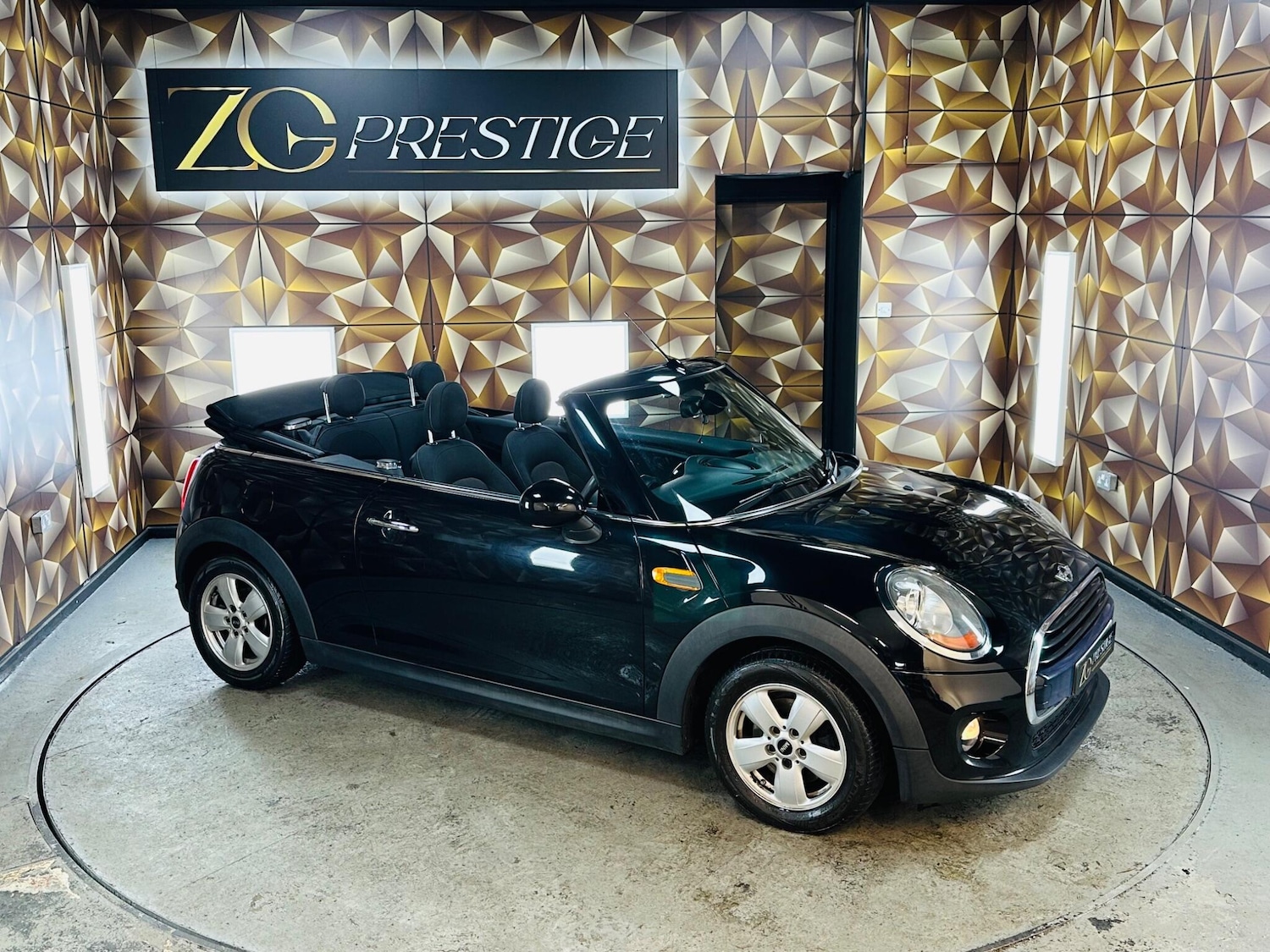 Used MINI Convertible 2017 for sale - 76898501: Photo 19
