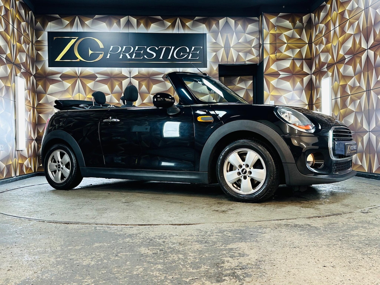Used MINI Convertible 2017 for sale - 76898501: Photo 23