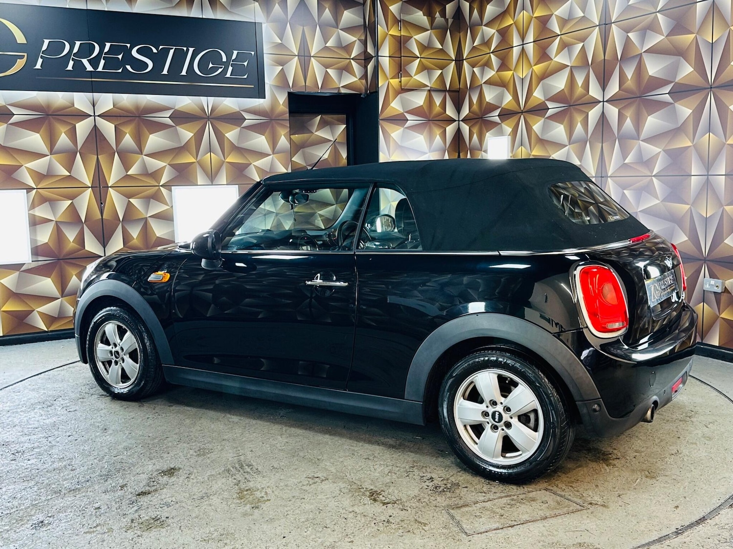 Used MINI Convertible 2017 for sale - 76898501: Photo 39