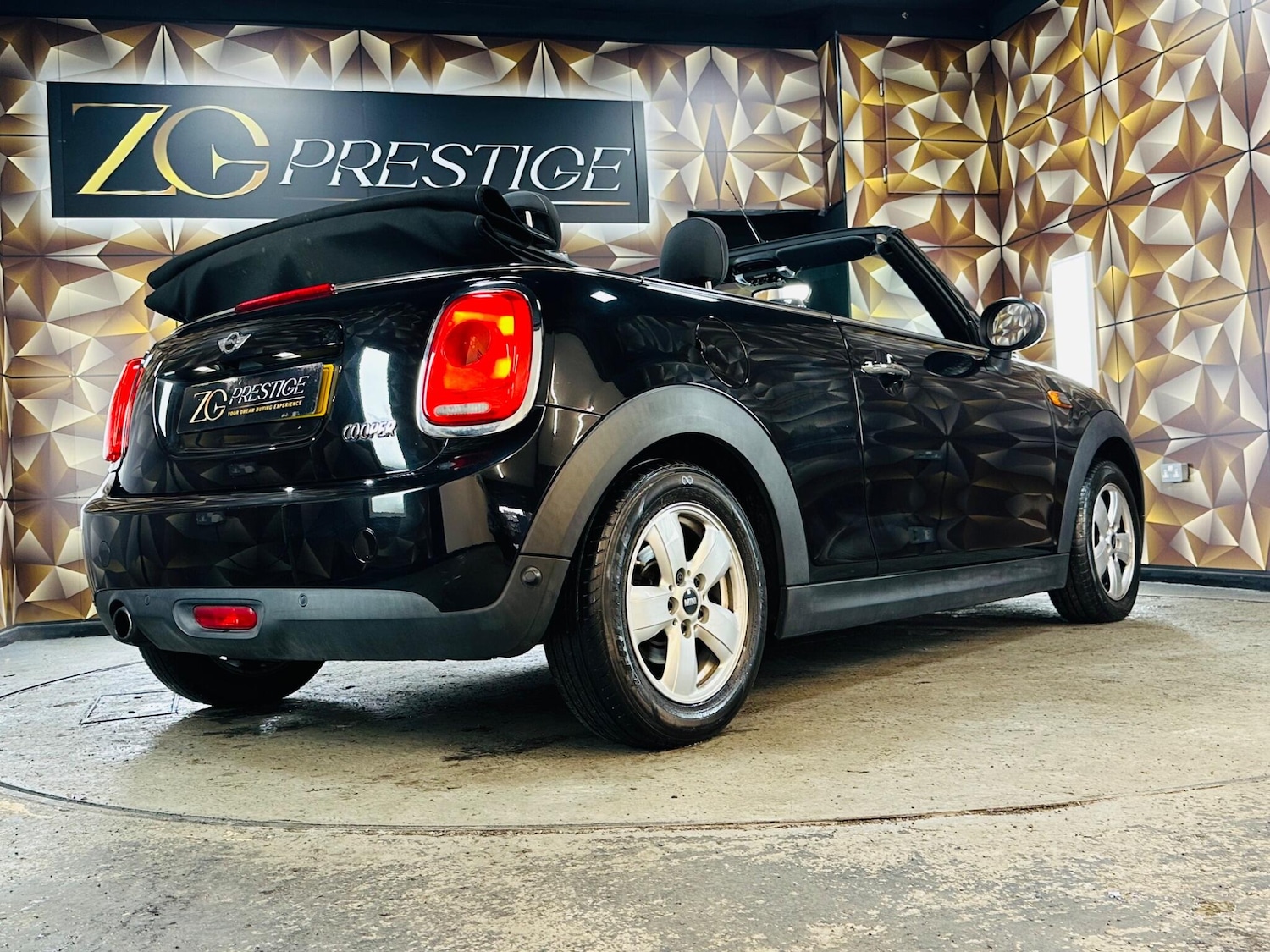 Used MINI Convertible 2017 for sale - 76898501: Photo 42