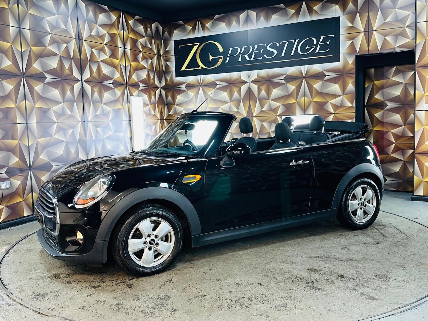 Used MINI Convertible 2017 for sale - 76898501: Photo 44