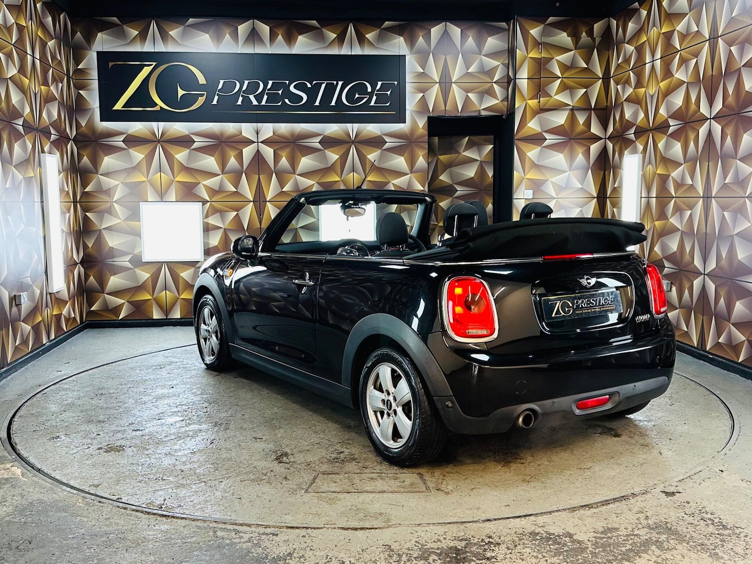 Used MINI Convertible 2017 for sale - 76898501: Photo 47