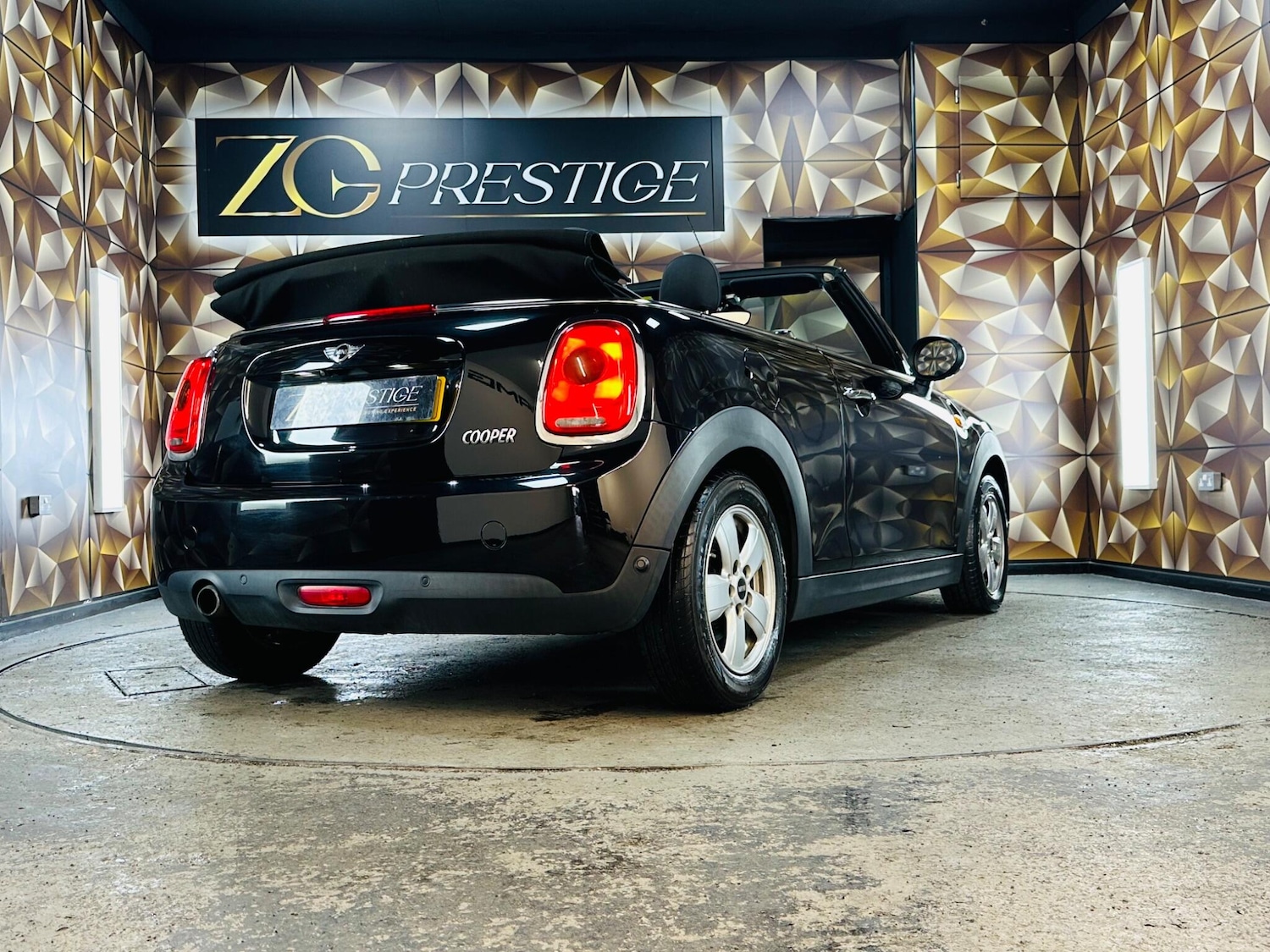 Used MINI Convertible 2017 for sale - 76898501: Photo 48