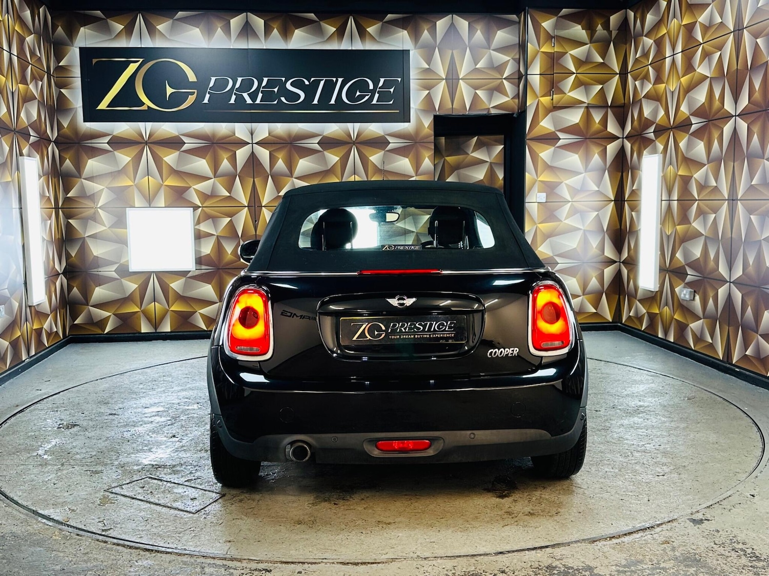 Used MINI Convertible 2017 for sale - 76898501: Photo 5