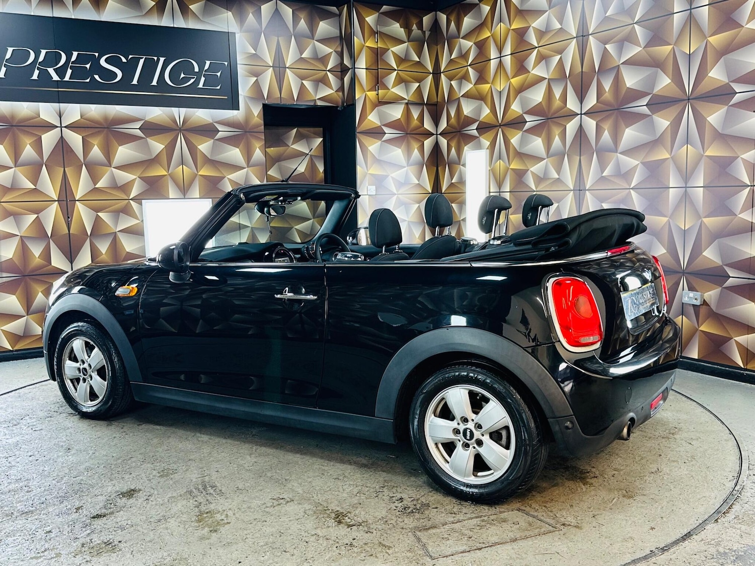 Used MINI Convertible 2017 for sale - 76898501: Photo 51
