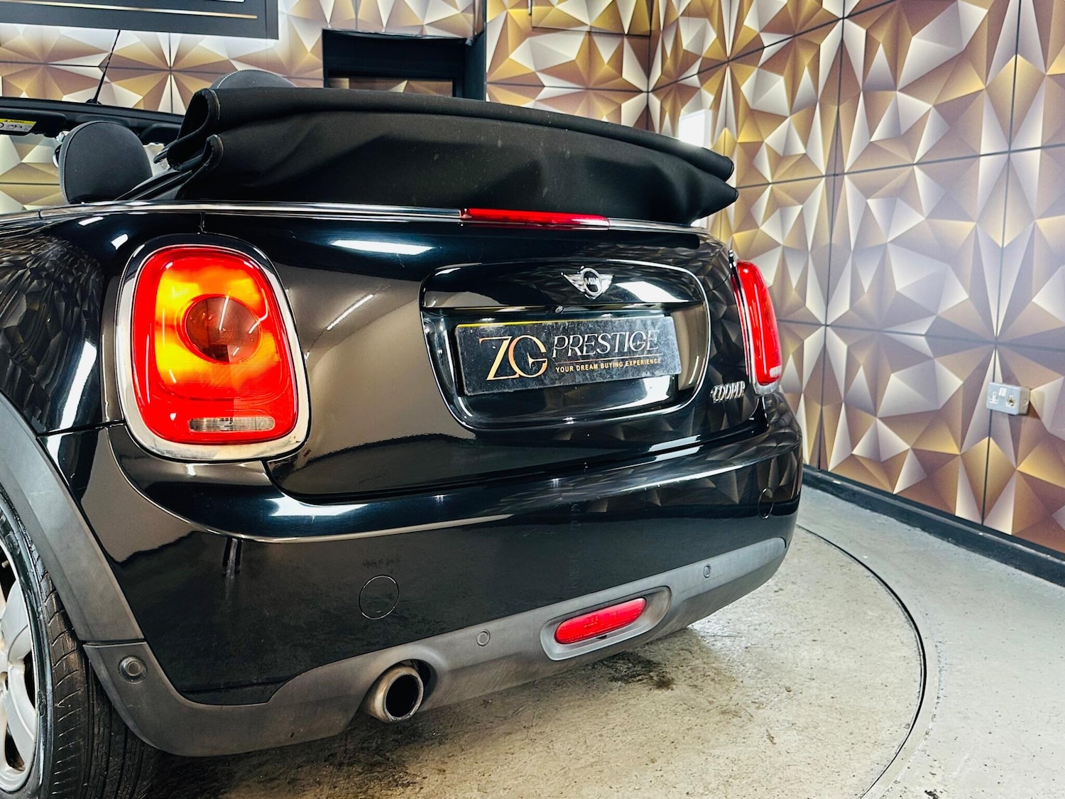 Used MINI Convertible 2017 for sale - 76898501: Photo 52