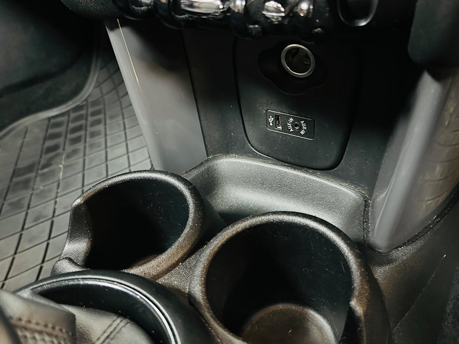 Used MINI Convertible 2017 for sale - 76898501: Photo 61