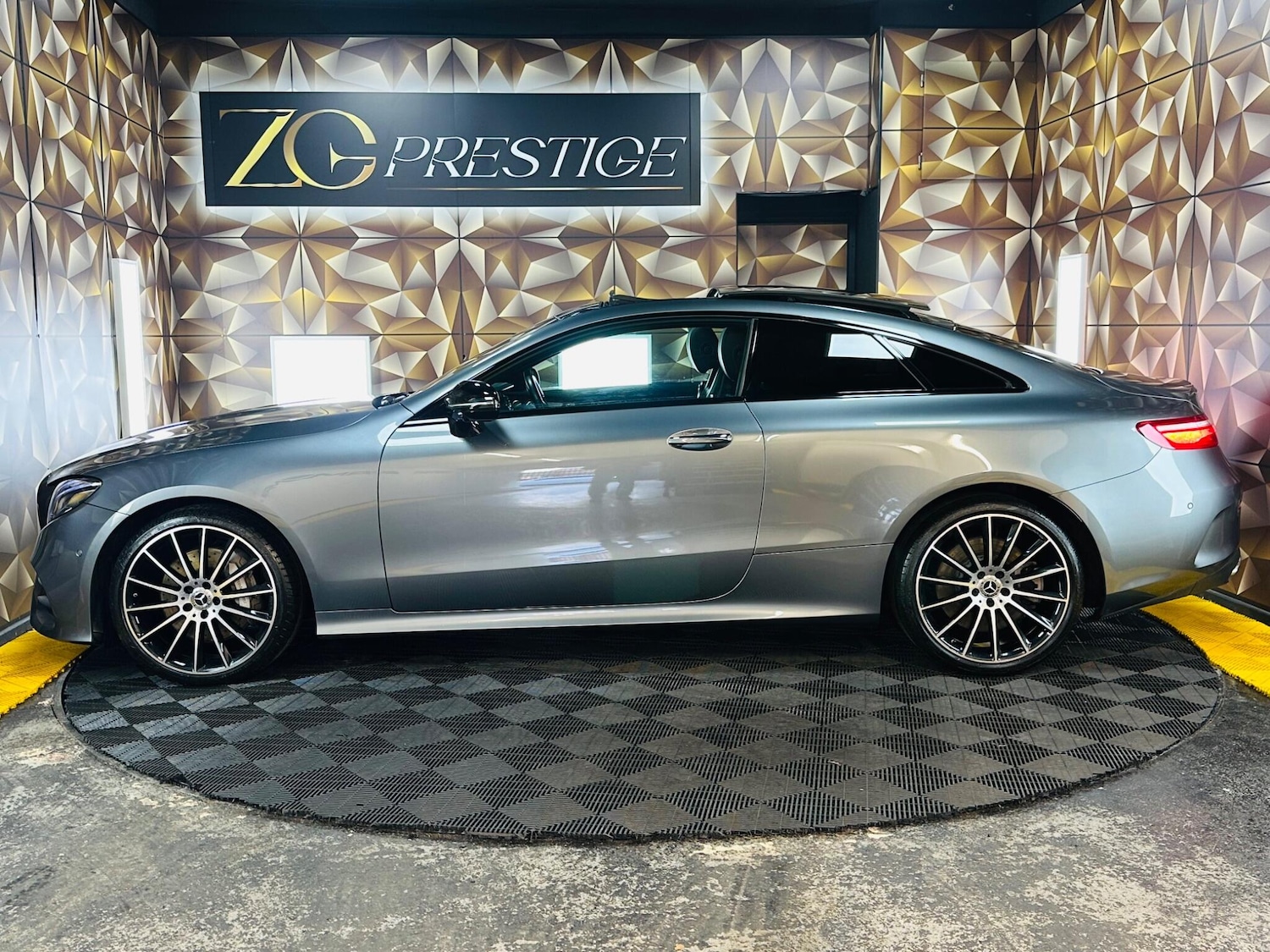 Used Mercedes-Benz E Class 2018 for sale - 77769041: Photo 11