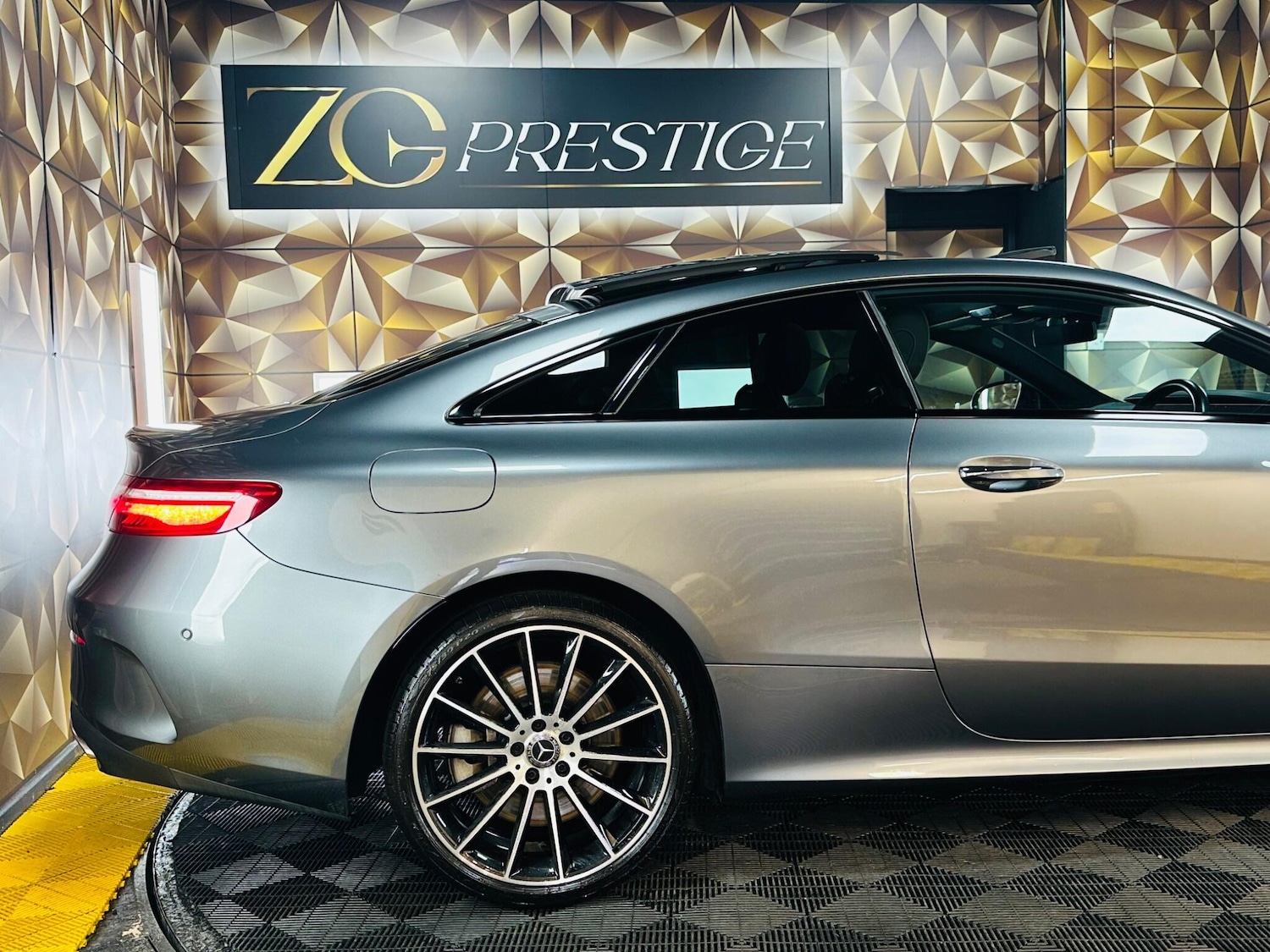 Used Mercedes-Benz E Class 2018 for sale - 77769041: Photo 31