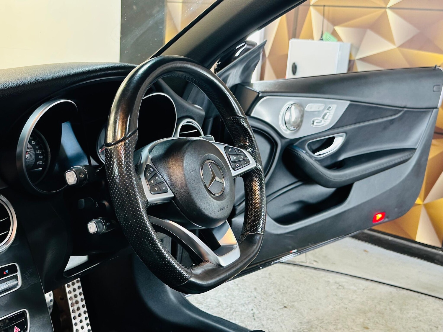 Used Mercedes-Benz C Class 2017 for sale - 76537946: Photo 26