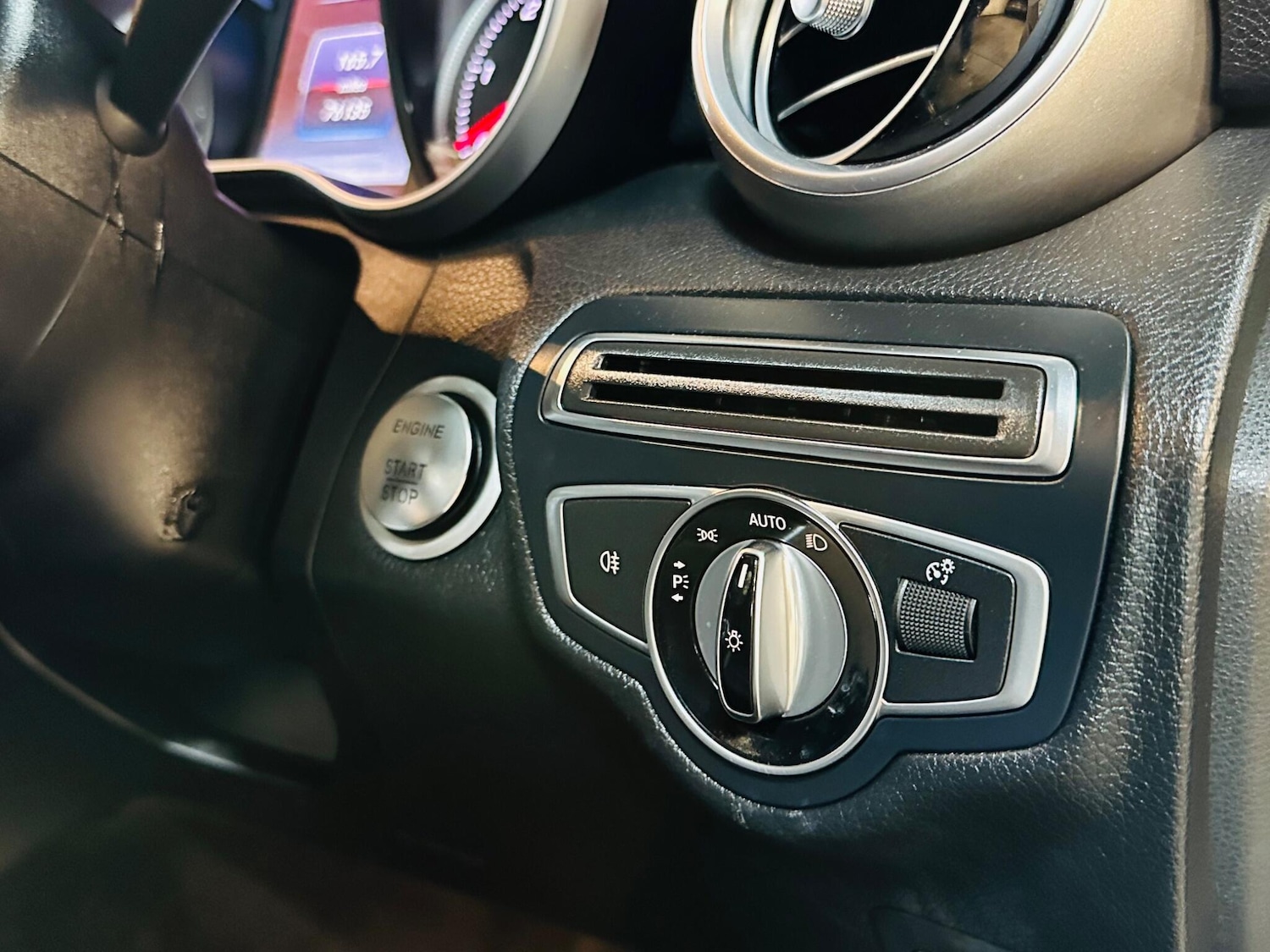 Used Mercedes-Benz C Class 2017 for sale - 76537946: Photo 65