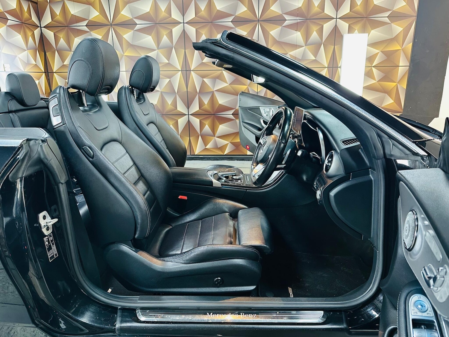 Used Mercedes-Benz C Class 2017 for sale - 76537946: Photo 68