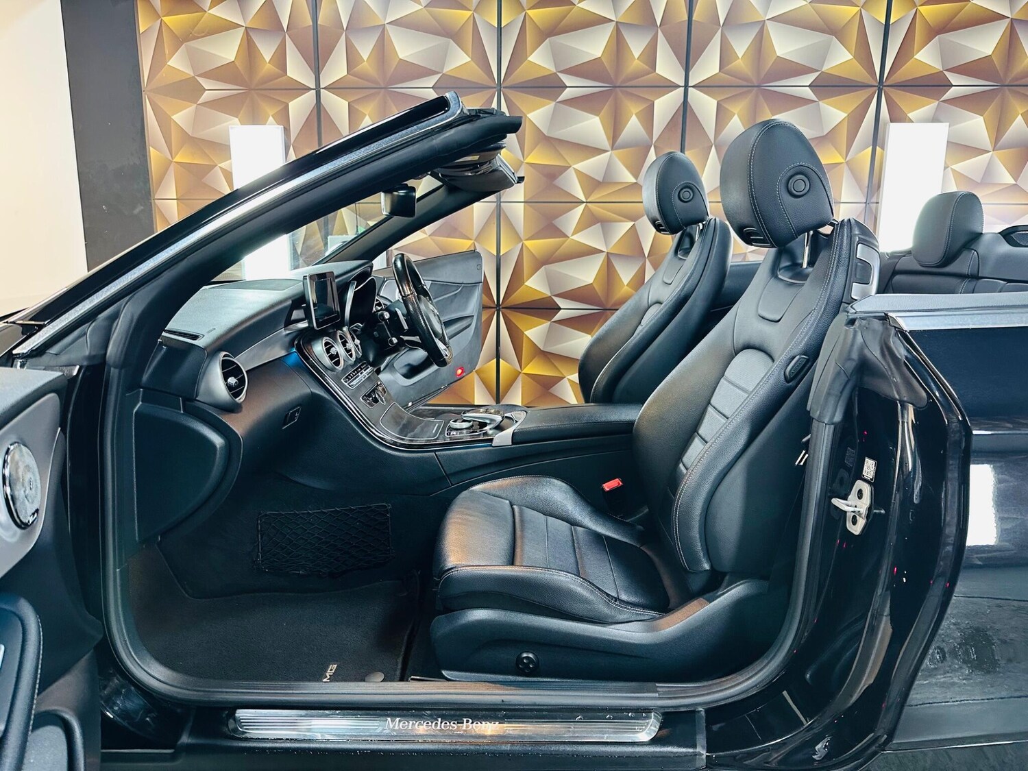 Used Mercedes-Benz C Class 2017 for sale - 76537946: Photo 69