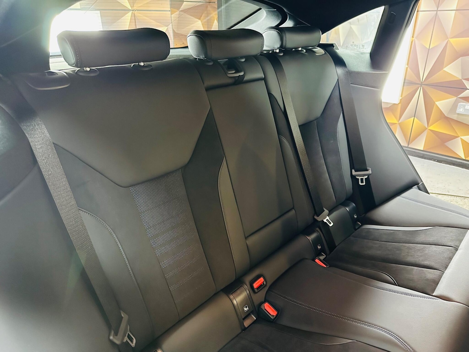 Used BMW i4 2024 for sale - 76990485: Photo 30