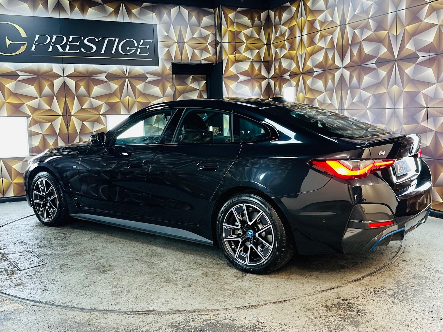 Used BMW i4 2024 for sale - 76990485: Photo 43