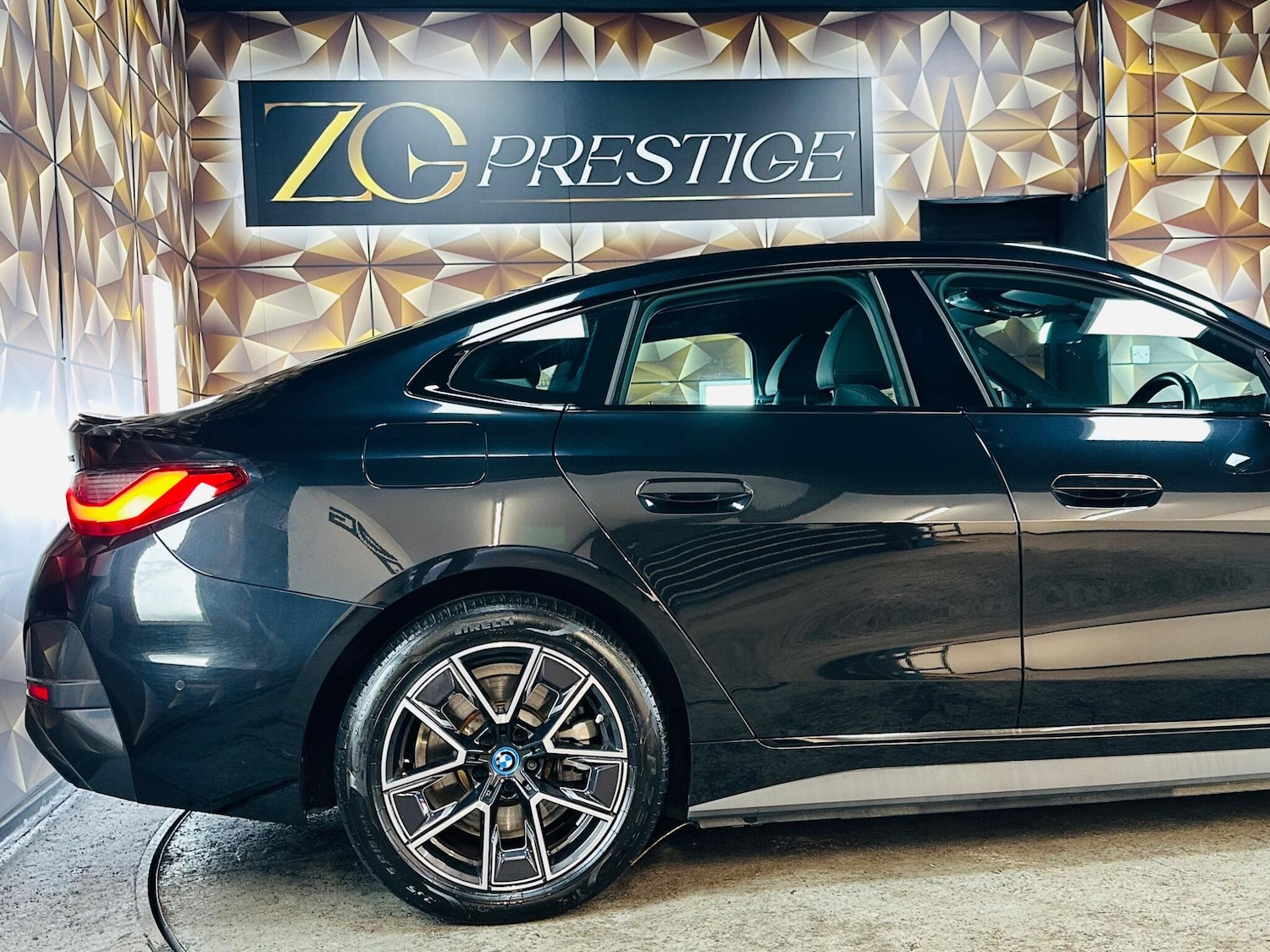 Used BMW i4 2024 for sale - 76990485: Photo 44