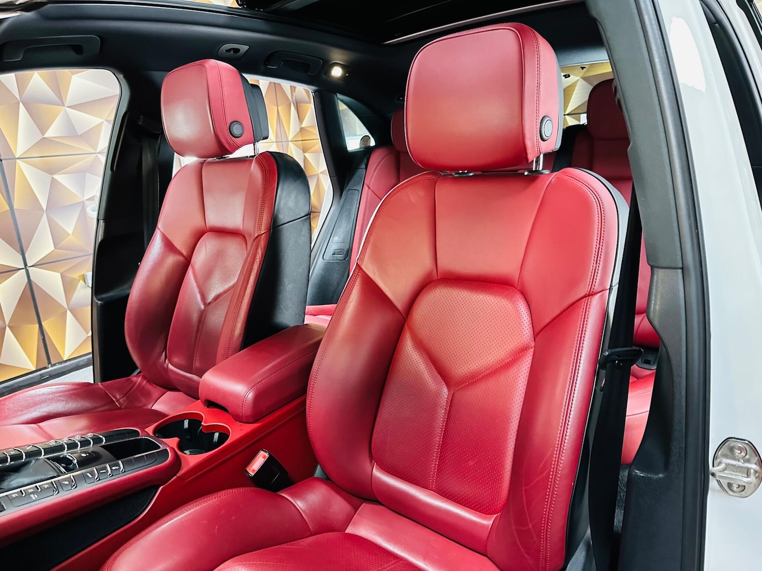 Used Porsche Macan 2015 for sale - 76865157: Photo 18