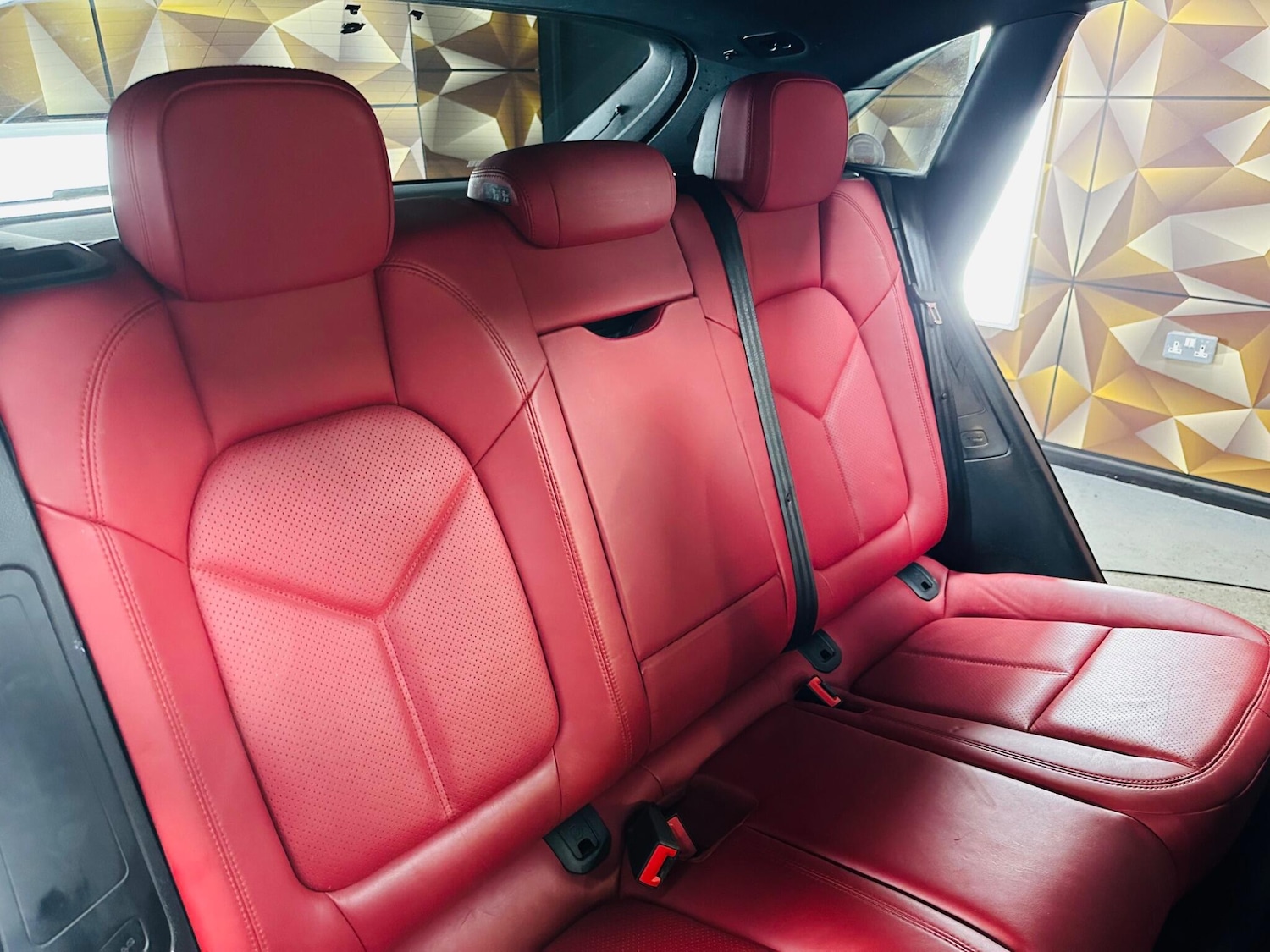 Used Porsche Macan 2015 for sale - 76865157: Photo 26