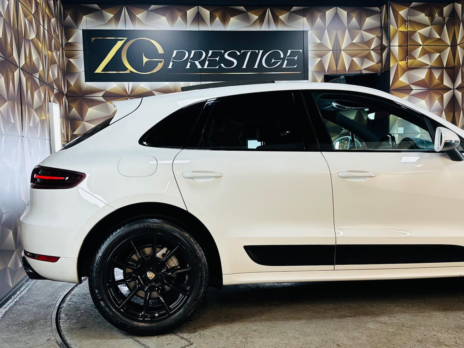 Used Porsche Macan 2015 for sale - 76865157: Photo 35