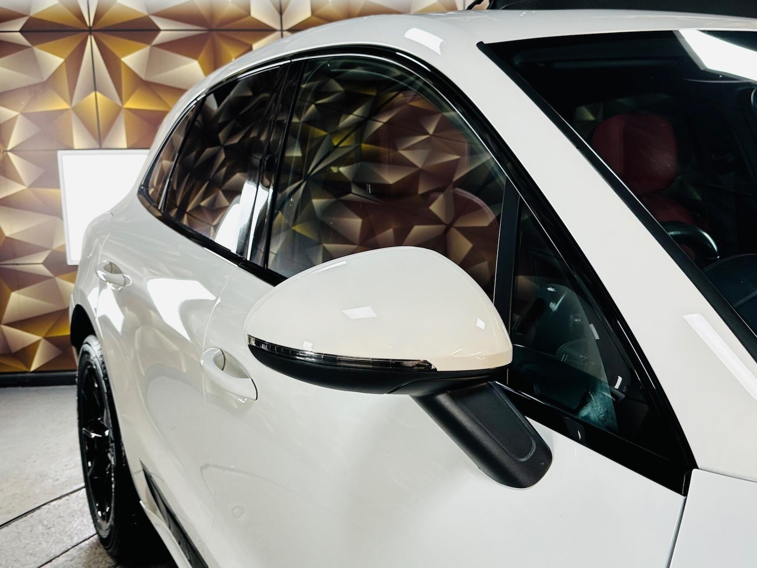 Used Porsche Macan 2015 for sale - 76865157: Photo 37