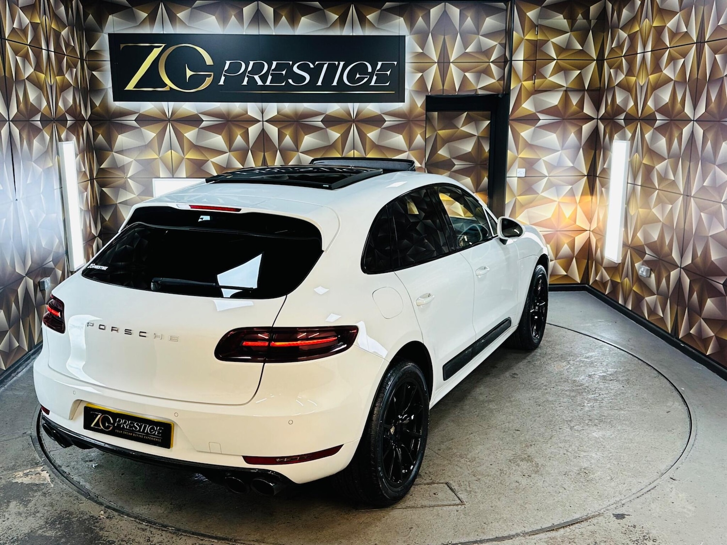 Used Porsche Macan 2015 for sale - 76865157: Photo 38