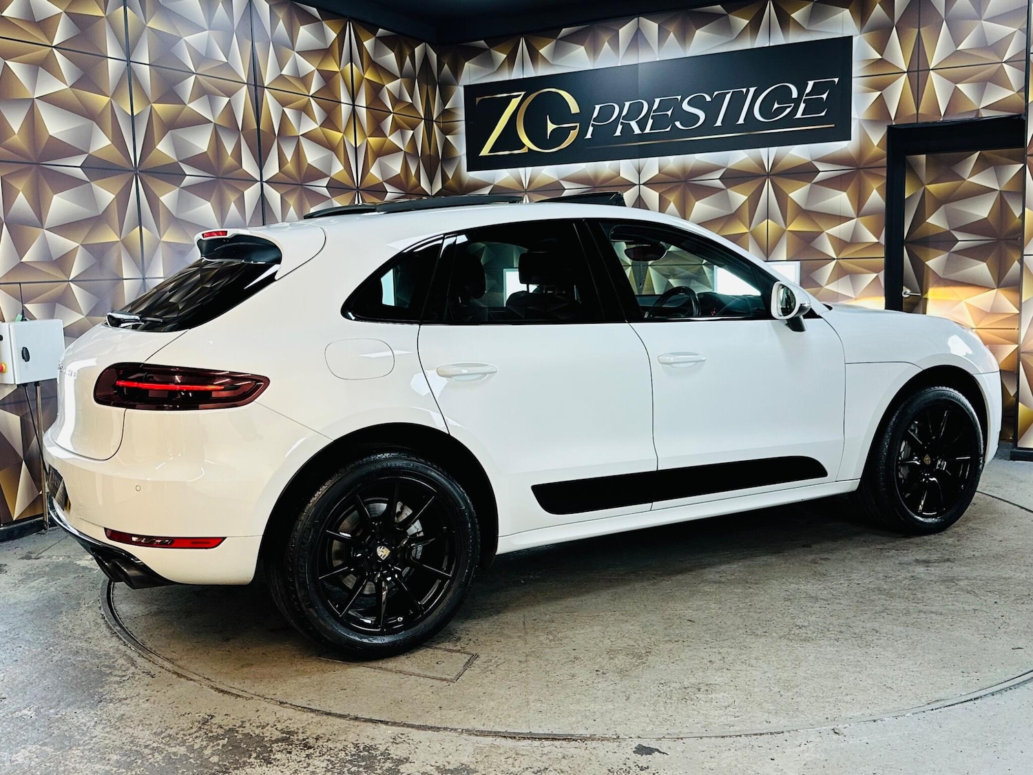 Used Porsche Macan 2015 for sale - 76865157: Photo 43