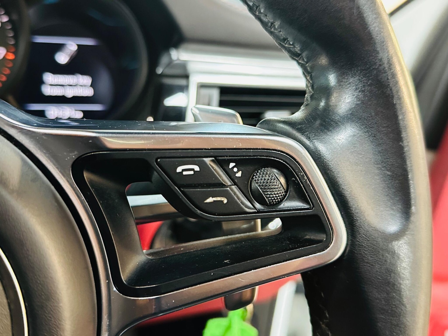 Used Porsche Macan 2015 for sale - 76865157: Photo 47